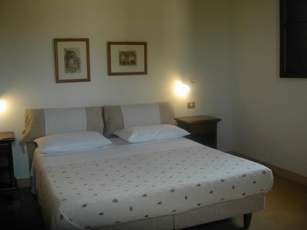 La Taverna Floridia Room photo